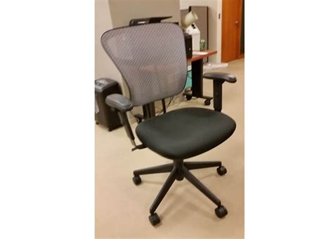 (cleaning an office chair is straightforward, but if the chair requires deep cleaning, you might be able to negotiate the price.) look for any cracks in the reddit community, particularly r/officechairs, often shares experiences of buying chairs from online resellers, such as this warning about national. Used Office Chairs - Second Hand Office Chairs - Used ...