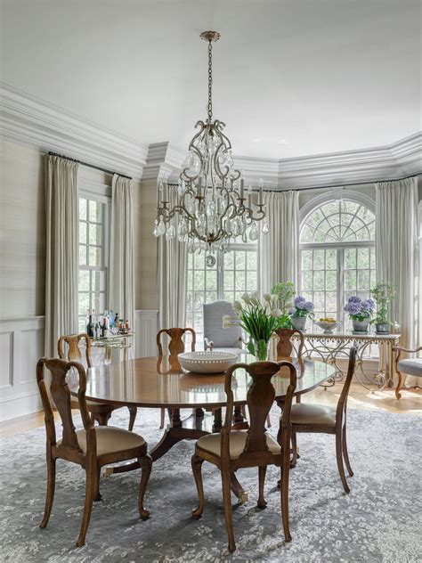 Different sizes, styles, and types of dining room furniture sets. 20 Fantastic Traditional Dining Room Interiors That ...