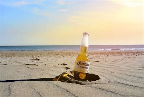 1800 Cold Beer On Beach Stock Photos Pictures And Royalty Free Images