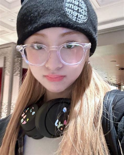 Hanin On Twitter Rt Yunjinpicz Yunjin Is So Pretty With Glasses