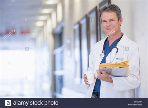 Doctor Hi Res Stock Photography And Images Alamy