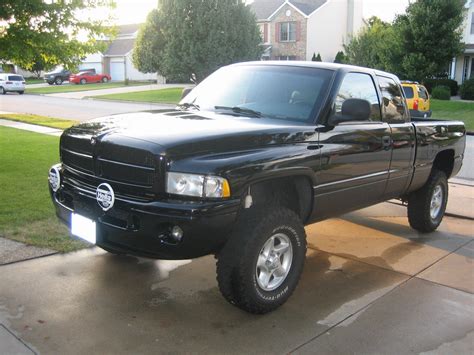 The vehicle's current condition may mean that a feature described below is no longer available on the. VillagezIdiot4u 2001 Dodge Ram 1500 Regular Cab Specs ...