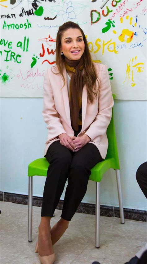 Queen Rania While Visiting The Irc Womens Protection And Empowerment Center In Ramtha Ramtha