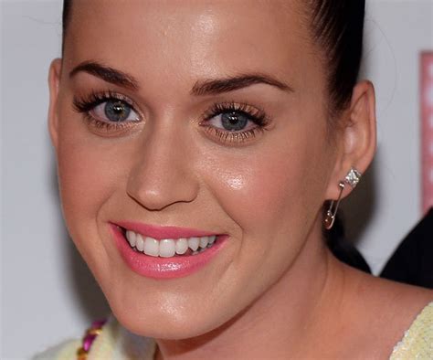 Katy Perrys Natural Makeup Look And Style At Britney