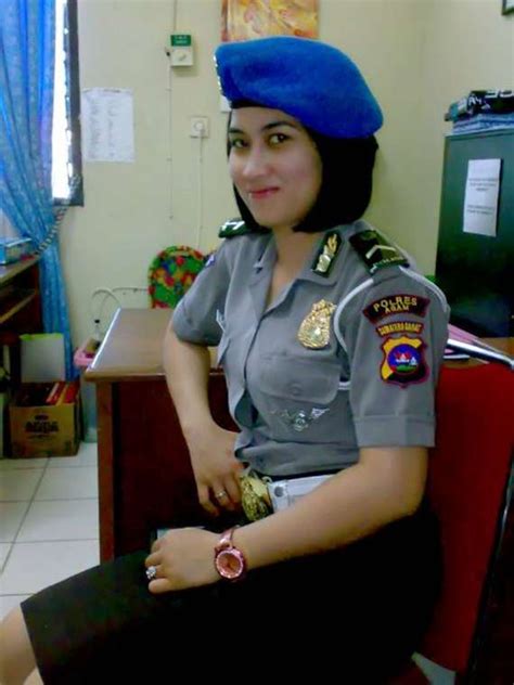 Foto Polwan Polisi Wanita Tercantik Di Dunia