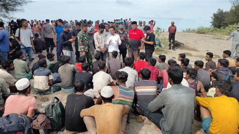 Ratusan Pengungsi Rohingya Terdampar Lagi Di Pantai Aceh Besar Azwir