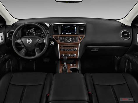 2013 Nissan Pathfinder Platinum Interior