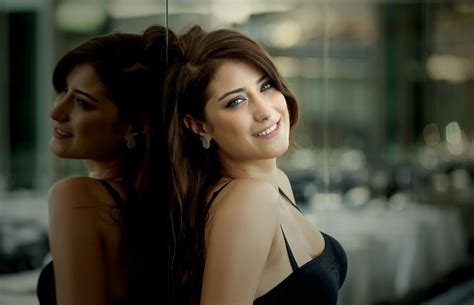 Fond d écran Hazal Kaya brunette femmes actrice turkish actress