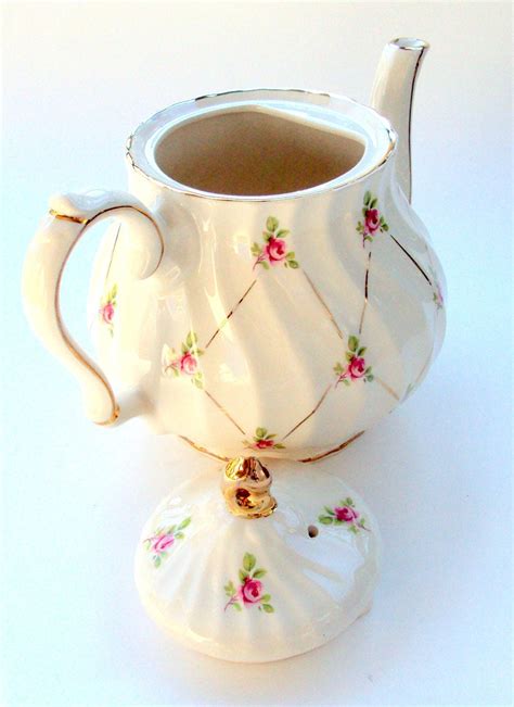 Vintage Sadler Teapot England Roses Pattern 3632 22k Gold