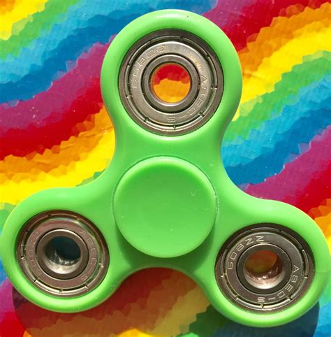 What You Need To Know About Fidget Spinners And Child Safety