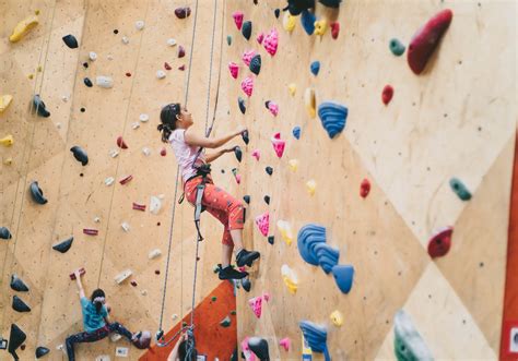 Chicagoland Indoor Rock Climbing Spots For Kids Naio Ssaion