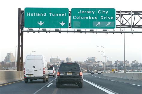 3 Mile Backup On Hudson Extension Of Turnpike Delays At Holland Tunnel