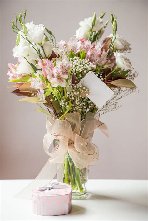 Discover special arrangements of flowers for mothers day! Floral Table Arrangement For Mother's Day - Grow A Mother ...