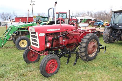 Farmall 140 Tractors Less Than 40 Hp For Sale Tractor Zoom