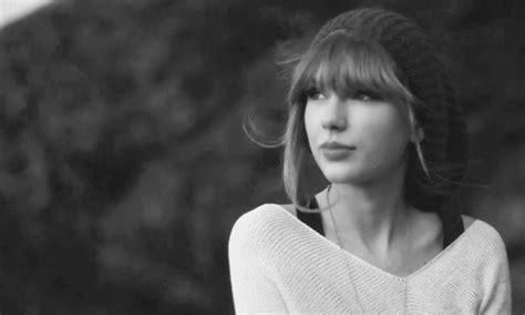 13 Reasons Taylor Swift Is An Actual Angel Sent From Heaven E News