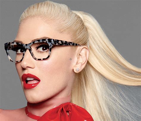 Attention Glasses Wearers Gwen Stefani Gets Your Eyelash Extensions