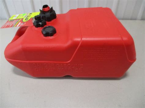 Moeller 620049lp 6 Gallon Ultra 6 Portable Fuel Tank Red Plastic Marine
