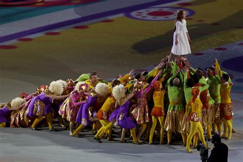 Est100 一些攝影 Some Photos Liza Temnikova As Lyubov In The Opening Ceremony In Sochi 索契開幕式