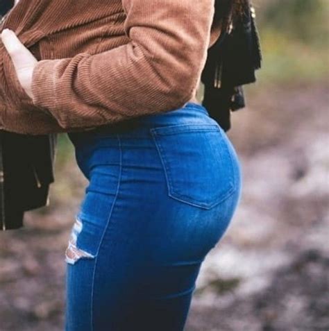Pin By Mert Sacak On Jeans Women Butt Tight Jeans Girls Denim Outfit Booty Jeans