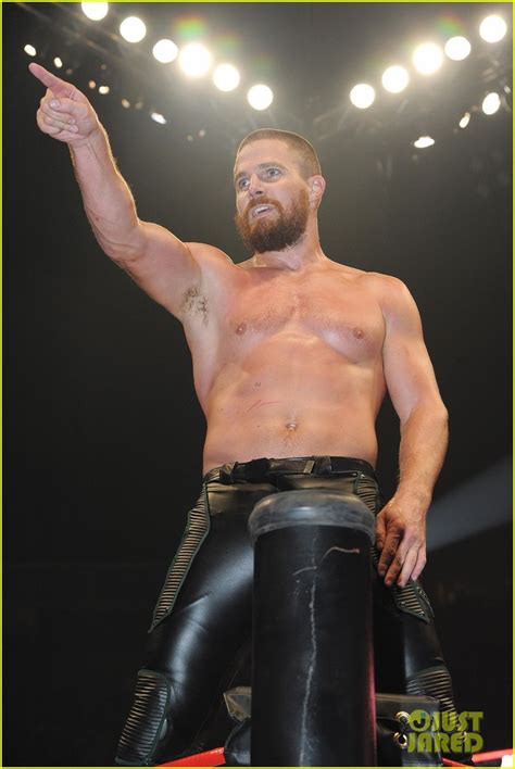 Stephen Amell Goes All In For Wrestling Match See The Shirtless