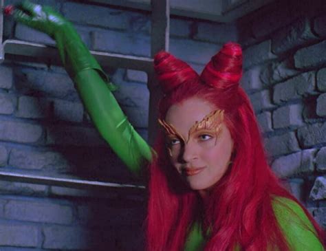Poison Ivy One Of The Most Iconic Comic Book Villains Dies In Crisis On