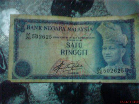 Ikuti garis panduan berikut bagi menentukan nilai wang kertas apabila di tukar di bank. Berapa Nilai Wang Kertas Lama Ini?? - CariGold Forum