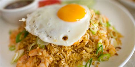 Easy and fast to make, and no hunting down unusual ingredients! Secrets to the Perfect Nasi Goreng Recipe • Bali Food Safari