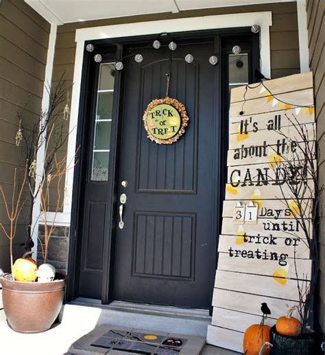 Cool Halloween Front Door Decor Ideas Halloween Doorway Halloween