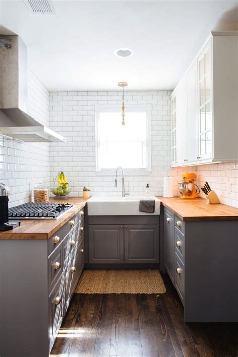 No one will be thinking about how cramped the room is. Galley Kitchen Remodel Ideas (Small Galley Kitchen Design, Makeovers, and Plans with Pi ...