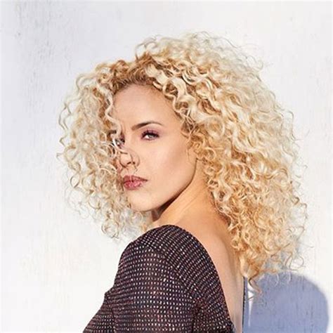 All About Curls Works On Different Curl Patterns And Texture Types