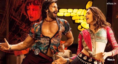 Ranveer Singh And Deepika Padukone Dance In Ram Leela Movie Wallpaper