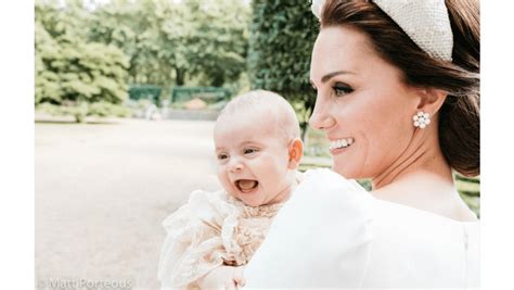 duke and duchess of cambridge release extra prince louis photo 8days