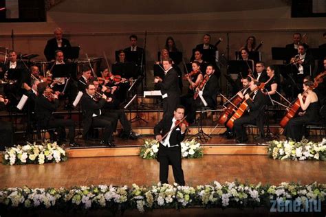 A budapesti újévi koncertről a hegedűművész elmondta, hogy öt kontinens találkozik az aréna színpadán. Zene.hu - Bécsben is sikeres volt Mága Zoltán koncertje