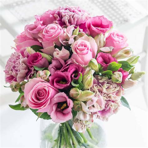 Search for large bouquet of flowers. Perfect Blush | FlyingFlowers.co.uk