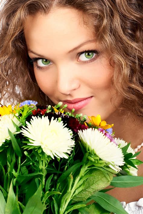 One Pic Girl With Flowers Image