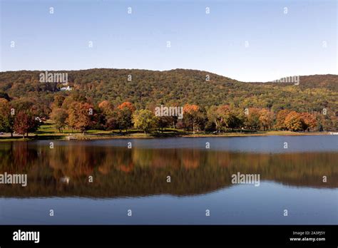 New Milford Connecticut Hi Res Stock Photography And Images Alamy