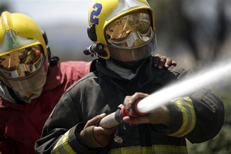 Bomberos de chile, santiago de chile. Bomberos de Chile: "No nos interesa, ni tampoco ...