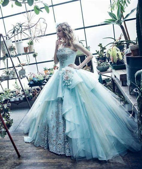 Behind the scenes photo of tim burton & mia wasikowska. Beautiful Alice In Wonderland Wedding Dress by prom ...