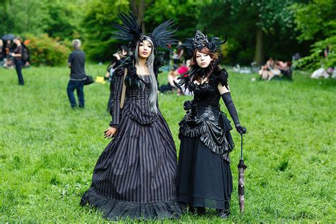 How To Dress According To Your Gothic Type Vlrengbr
