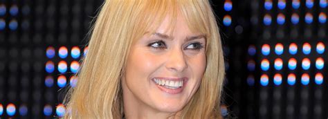 Izabella scorupco, słynna dziewczyna bonda z filmu golden eye , wakacyjny czas spędza na wcześniej scorupco była żoną mariusza czekawskiego, z którym ma córkę julię (ślub w 1996 roku). Izabella Scorupco życiorys. Kim jest? Wiek, wzrost, waga ...