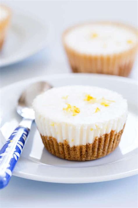 I want to make a cheesecake but i don't have any sour cream. No Bake Lemon Cheesecake | Lemon cheesecake recipes, No ...