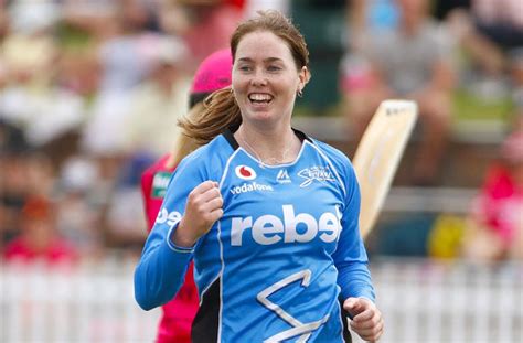 Amanda Jade Wellington Extends Her Contract With Adelaide Strikers For