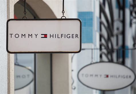 Tommy Hilfiger Owner Pvh Beats On Earnings But Sees Weak Traffic In The