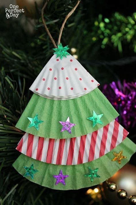 Easy Christmas Ornament For Kids To Make Using Cupcake