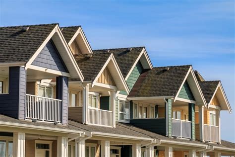 Vertical siding is not a new exterior technique, but it has certainly become much more popular in residential areas in recent years. Horizontal Vinyl Siding | Vertical Vinyl Siding - Advanced ...