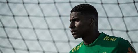View the profiles of professionals named hugo souza on linkedin. Hugo Souza: guarda-redes sub-20 do Flamengo e 1,99m ...