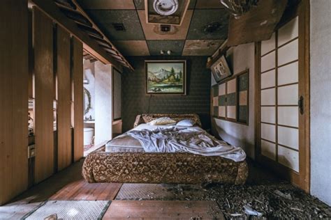 Photographer Captures Haunting Images From Inside An Abandoned Japanese