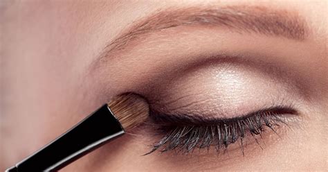 How To Find The Right Eye Shadow For Your Skin Tone Popsugar Beauty