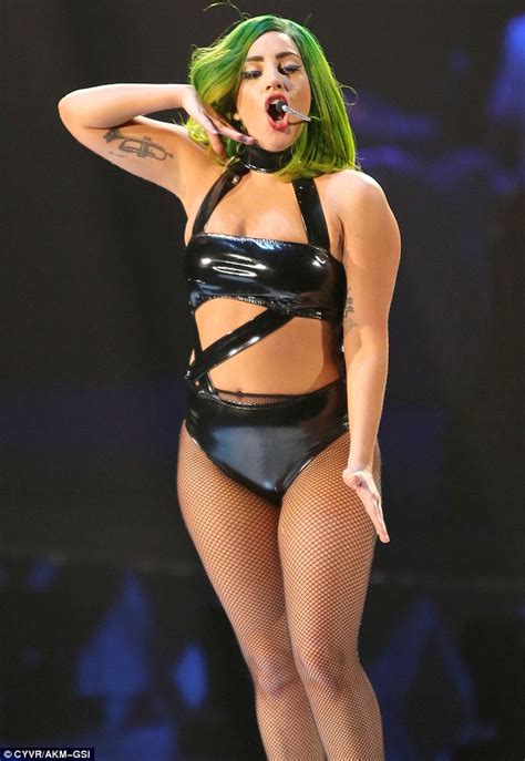 Lady Gaga Shows Off A Fuller Figure In Vancouver Daily Mail Online
