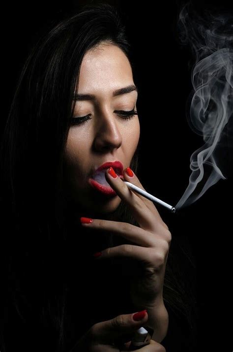 Fs Smoking Ladies Girl Smoking Girls Smoking Cigarettes Smoke Pictures Smoke Art Elegant